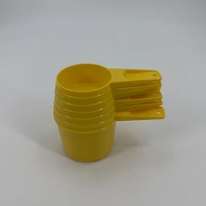 Tupperware Measuring Cups Vintage 6 Piece Set Harvest Yellow Retro Kitchen